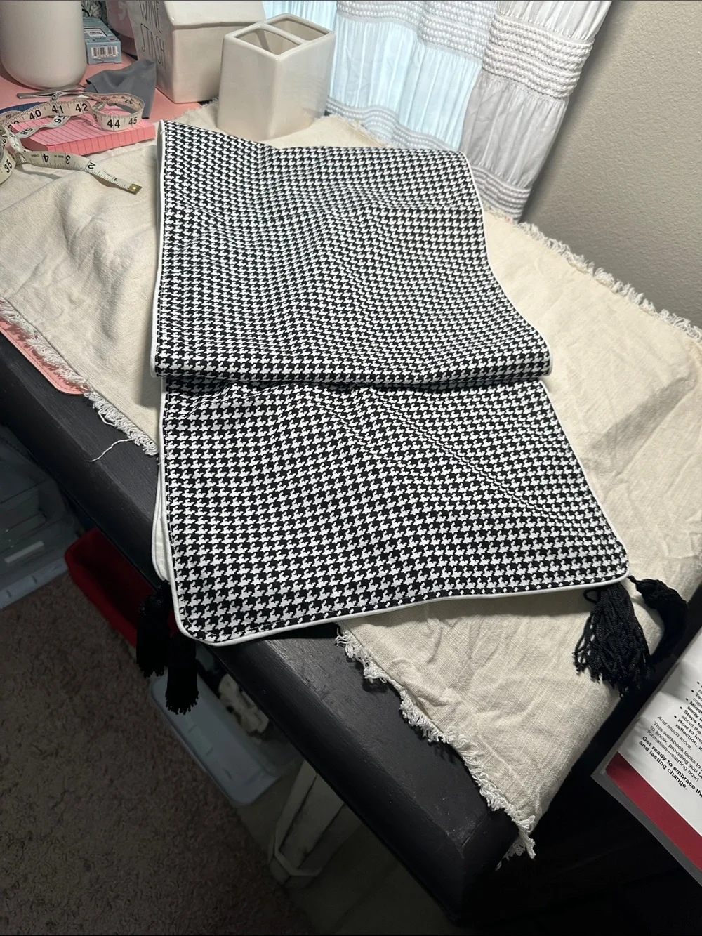 Black & white Houndstooth table Runner with Placemats.